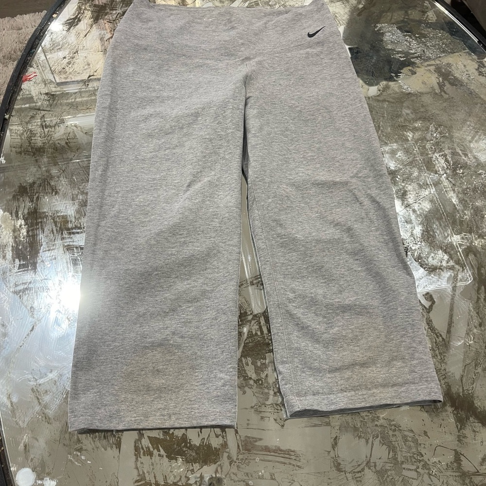 Nike Dri-fit cropped grey leggings, Sz S